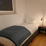 Modern Wohnen Nahe A7 A8 Workers Welcome Апартаменты