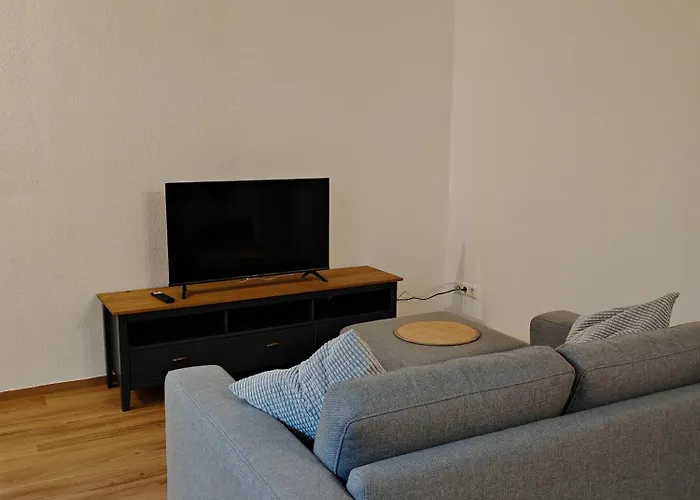 Modern Wohnen Nahe A7 A8 Workers Welcome דירה *